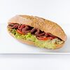Фото к позиции меню Сэндвич с ростбифом су-вид