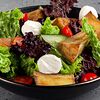 Фото к позиции меню Теплый салат с жаренными баклажанами