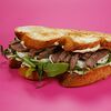 Фото к позиции меню Сэндвич с говядиной