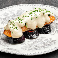 Лосось с муссом из пармезана
