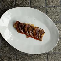 Язычки ягненка с соусом пири-пири, печеный картофель