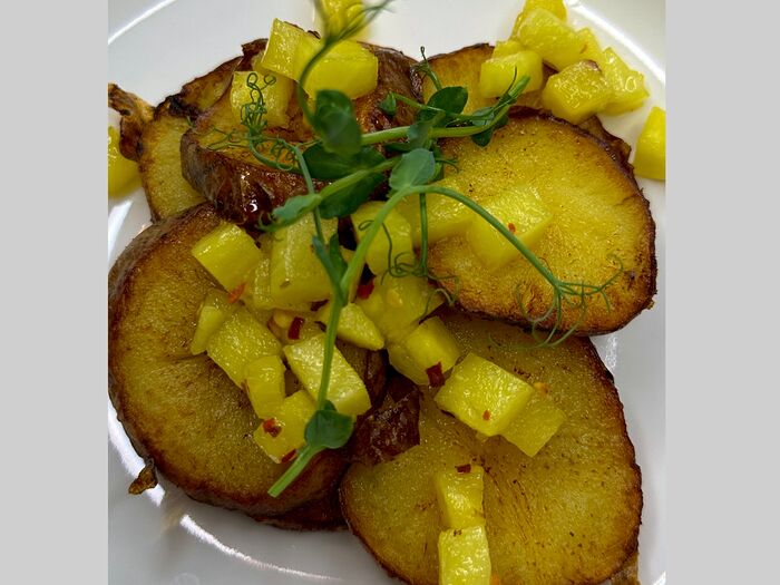 Печеный картофель с ананасовым чатни
