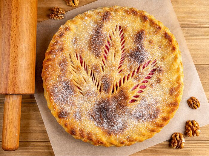 Малина, творог - осетинский пирог