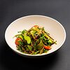 Фото к позиции меню Овощной салат 10 овощей с соусом песто