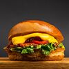 Фото к позиции меню Чизбургер с печеным перцем и котлетой из мраморной говядины