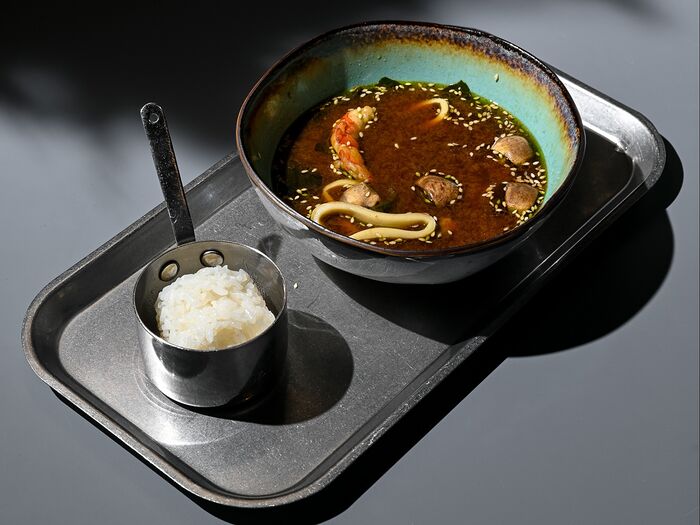 Японский бульон с морепродуктами и рисом