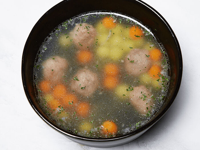Суп с домашними фрикадельками из говядины