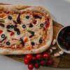 Фото к позиции меню Римская пицца Курочка с овощами