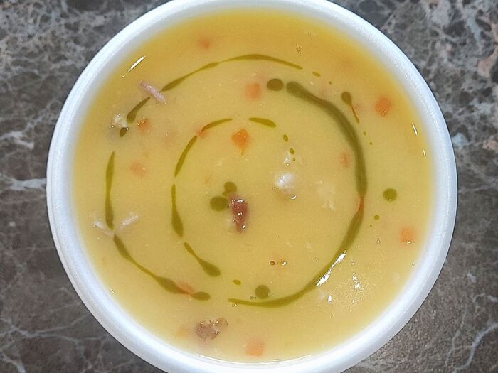 Гороховый суп с копчёностями