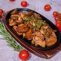 Жареха с мясом и грибами