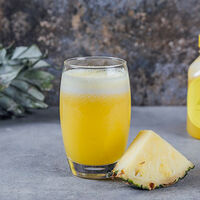 Свежевыжатый сок из ананаса