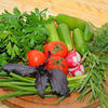 Фото к позиции меню Букет из свежих овощей с зеленью