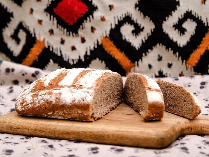 Bread moscow. Французский ржаной хлеб. Хлеб Московский ржаной. Хлеб Бородинский пекарня Марии. Ржаной хлеб Медногорск.