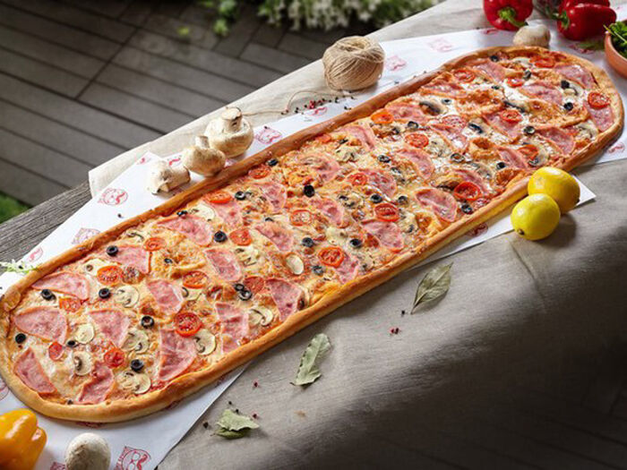 Метровая пицца Капричеза
