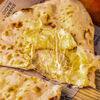 Фото к позиции меню Чиз наан с сыром