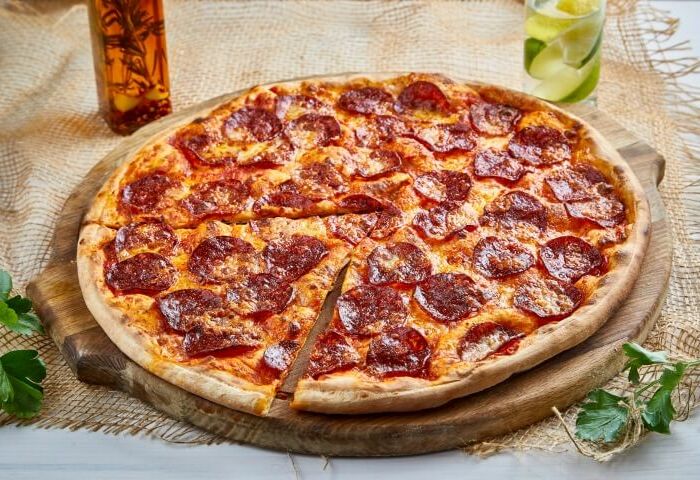 Пицца Пепперони 40 см, на тонком тесте