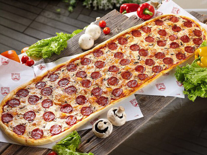 Метровая пицца Пепперони