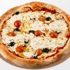Фото к позиции меню Пицца со страчателлой и фирменным соусом для корочек