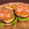 Фото к позиции меню Двойной мини-чизбургер