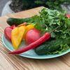 Фото к позиции меню Ассорти из сочных и спелых овощей и зелени