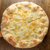 Фото к позиции меню Пицца Четыре сыра с грушей