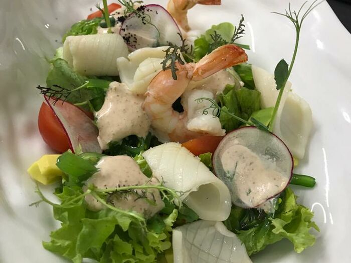Салат нежный с морепродуктами