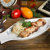 Фото к позиции меню Шашлык из куриного филе с маринованным луком и соусом