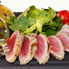Фото к позиции меню Филе тунца с бакинскими томатами и микс салата