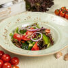 Фото к позиции меню Салат из свежих сезонных овощей с тыквенным маслом