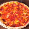 Фото к позиции меню Пицца с салями и моцареллой