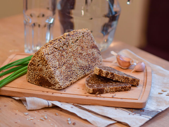 Цельнозерновой хлеб спб. Хлеб многозерновой. Хлеб из Питера. Хлеб кёльн многозерновой. Хлеб петербургских производителей.