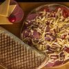 Фото к позиции меню Пицца закрытая с колбасой и сыром