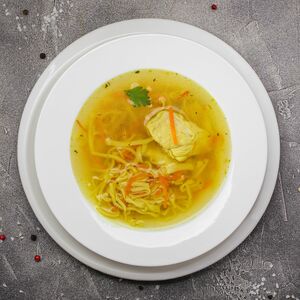 Бульон с куриной грудкой