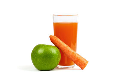 Свежевыжатый яблочно-морковный сок