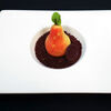 Фото к позиции меню Груша Куантро с соленой карамелью в оболочке из бельгийского шоколада