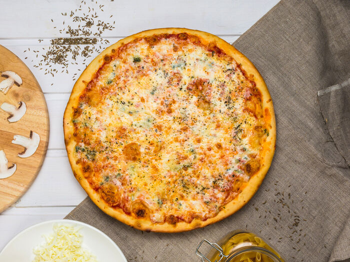 Пицца Четыре сыра итальянская