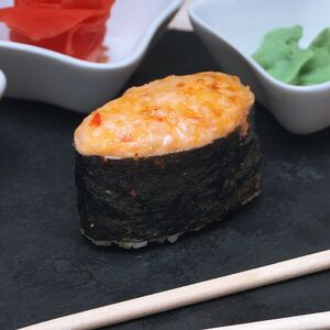Суши с лососем гриль