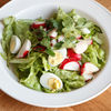 Фото к позиции меню Зелёный салат с редиской и яйцом
