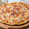 Фото к позиции меню Пицца с тунцом и сыром Пармезан