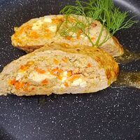 Рулет мясной с овощами