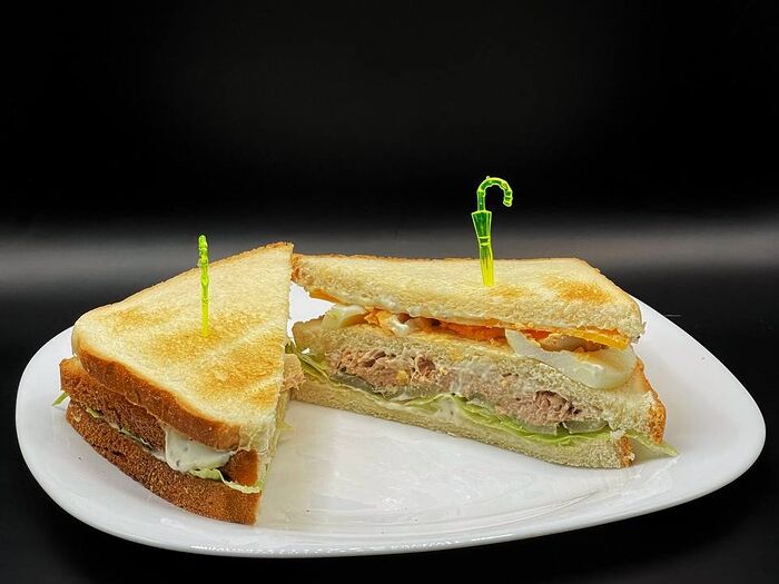 Сэндвич-клаб с тунцом