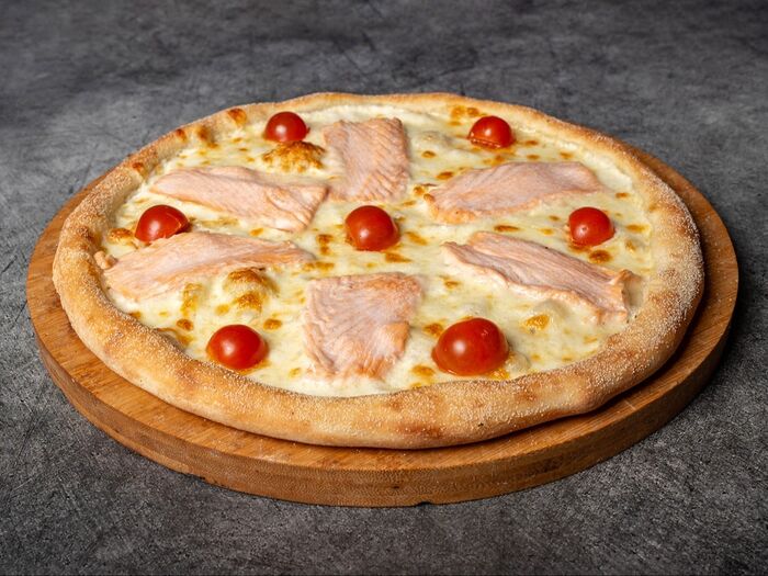 Пицца с лососем