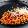 Фото к позиции меню Спагетти С говядиной в томатном соусе
