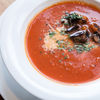 Фото к позиции меню Суп томатный c моцареллой, баклажанами и пармезаном