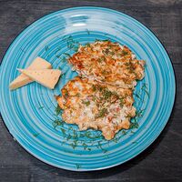 Котлеты куриные с сыром и помидорами