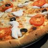 Фото к позиции меню Пицца Куриная с помидорами