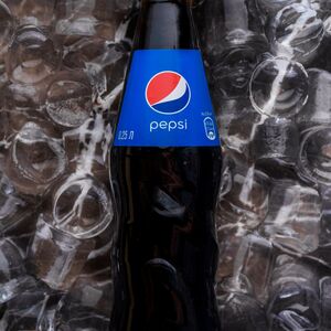 Pepsi в стеклянной бутылке