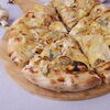 Фото к позиции меню Римская пицца Фламбированная груша с сыром дорблю