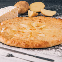 Осетинский пирог с сыром и картошкой Картофджын