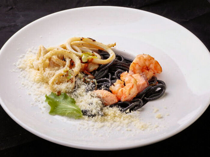 Спагетти Неро с морепродуктами